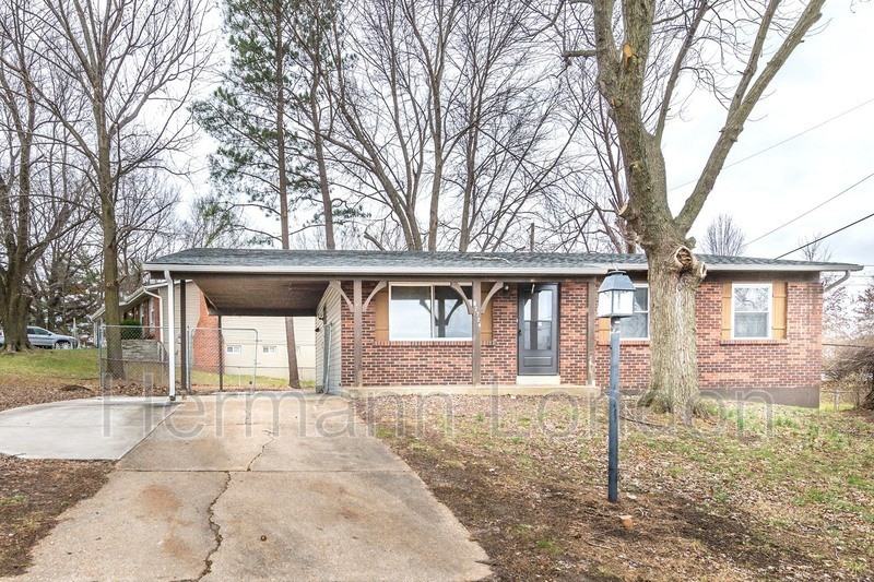 12724 San Clemente Dr - Photo 3 of 34