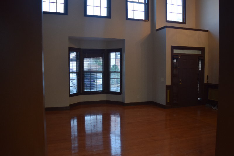 605 Stillhouse Ln - Photo 3 of 31