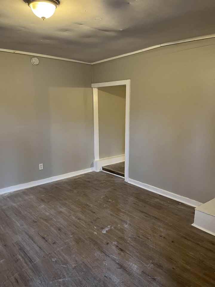 210 E Sixth St #2 - Photo 7 of 10