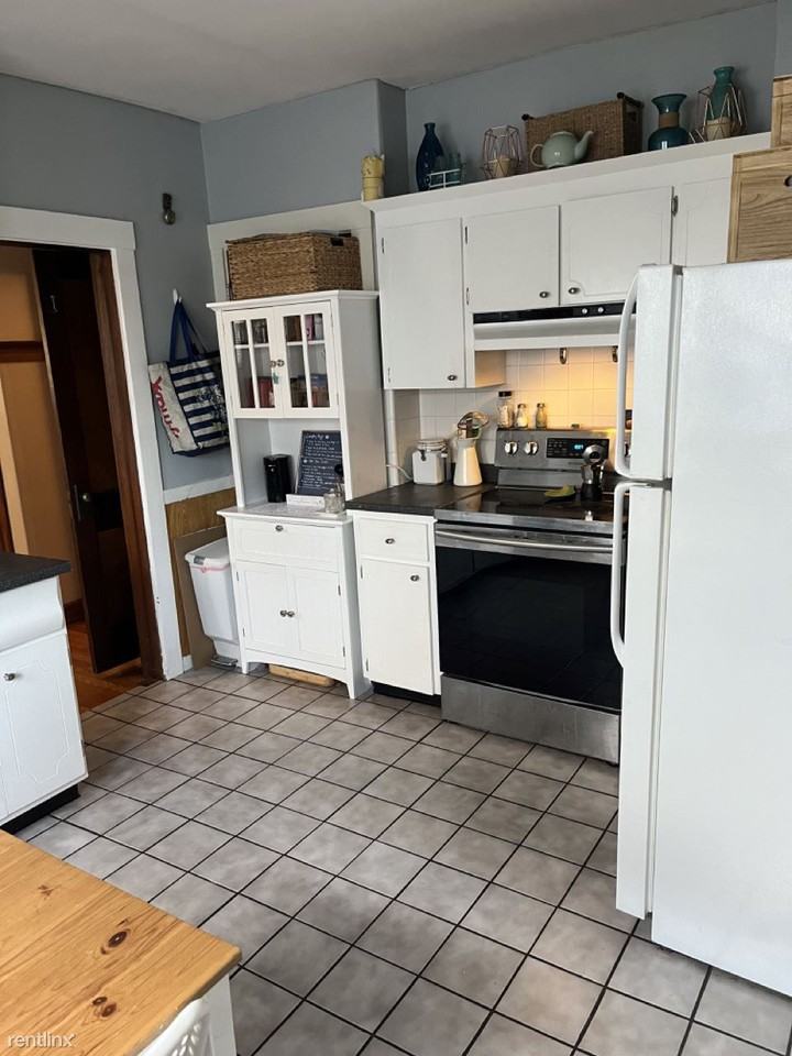 143 Manthorne Rd - Photo 2 of 20