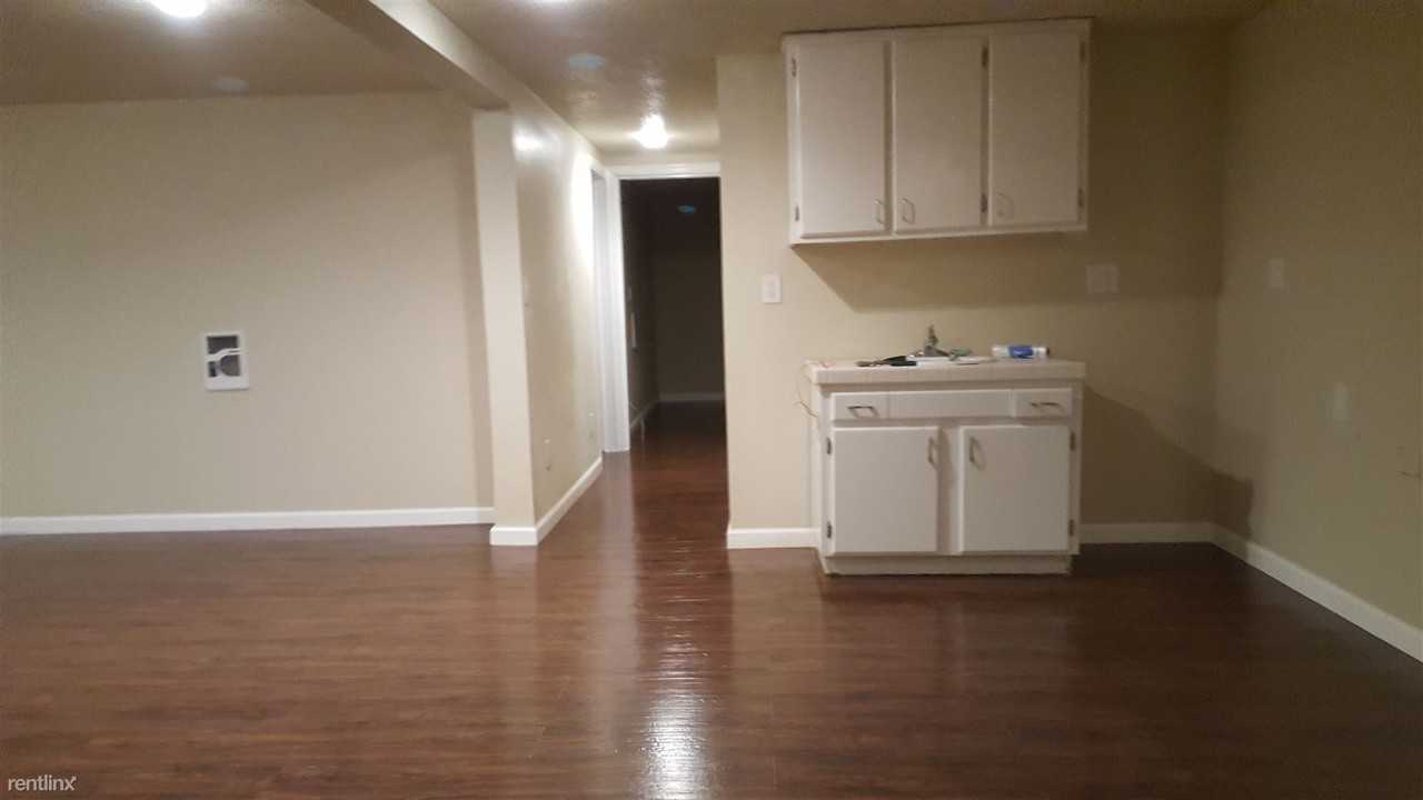 2029 Se 185th Ave - Photo 2 of 12