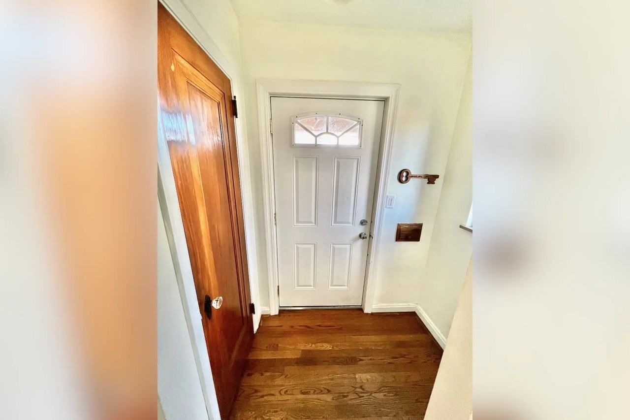 6860 Stoll Ln - Photo 3 of 10