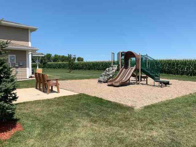 653 Maple Lane - Photo 2 of 11