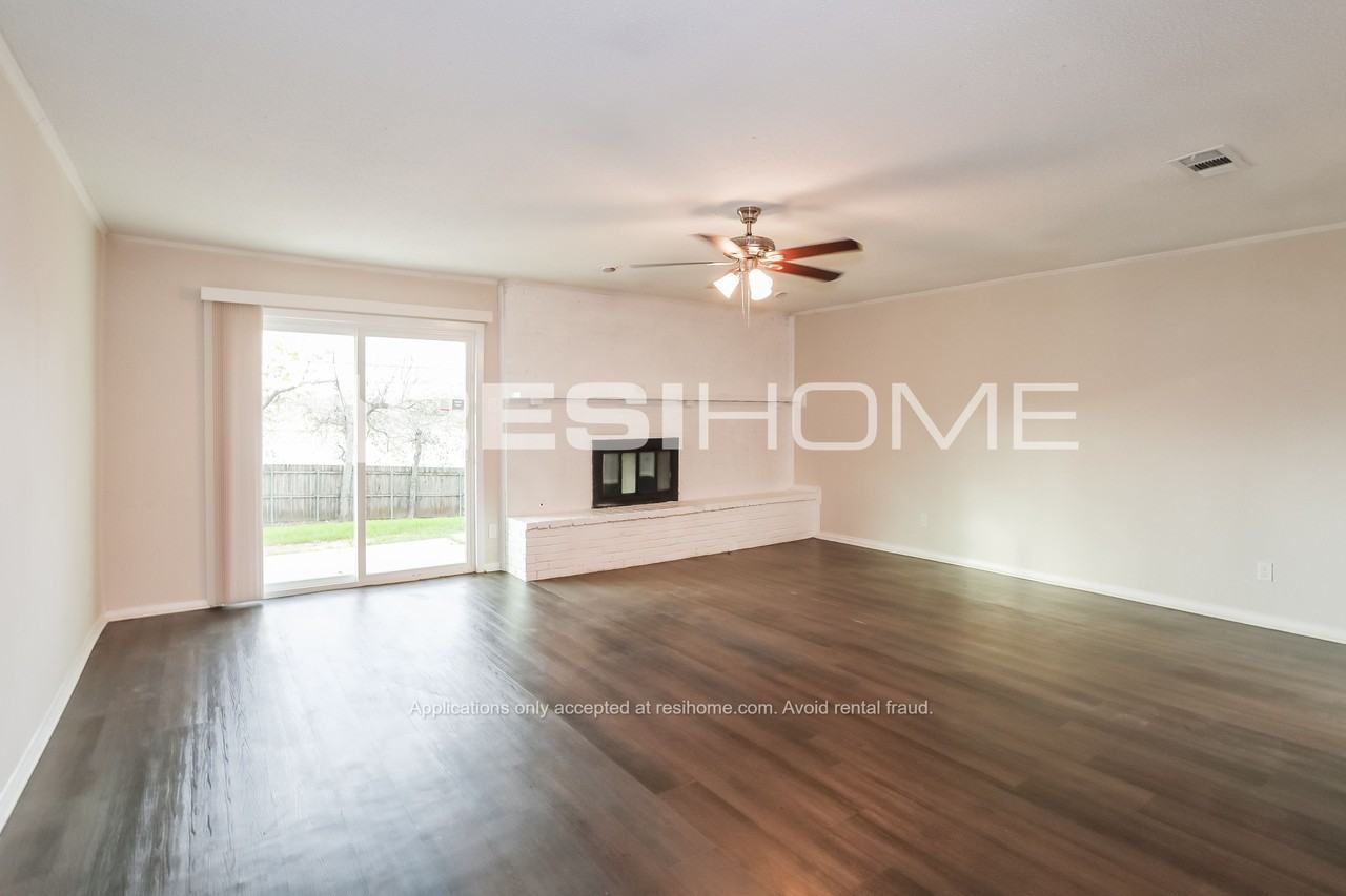 2516 Cantrell St - Photo 3 of 18