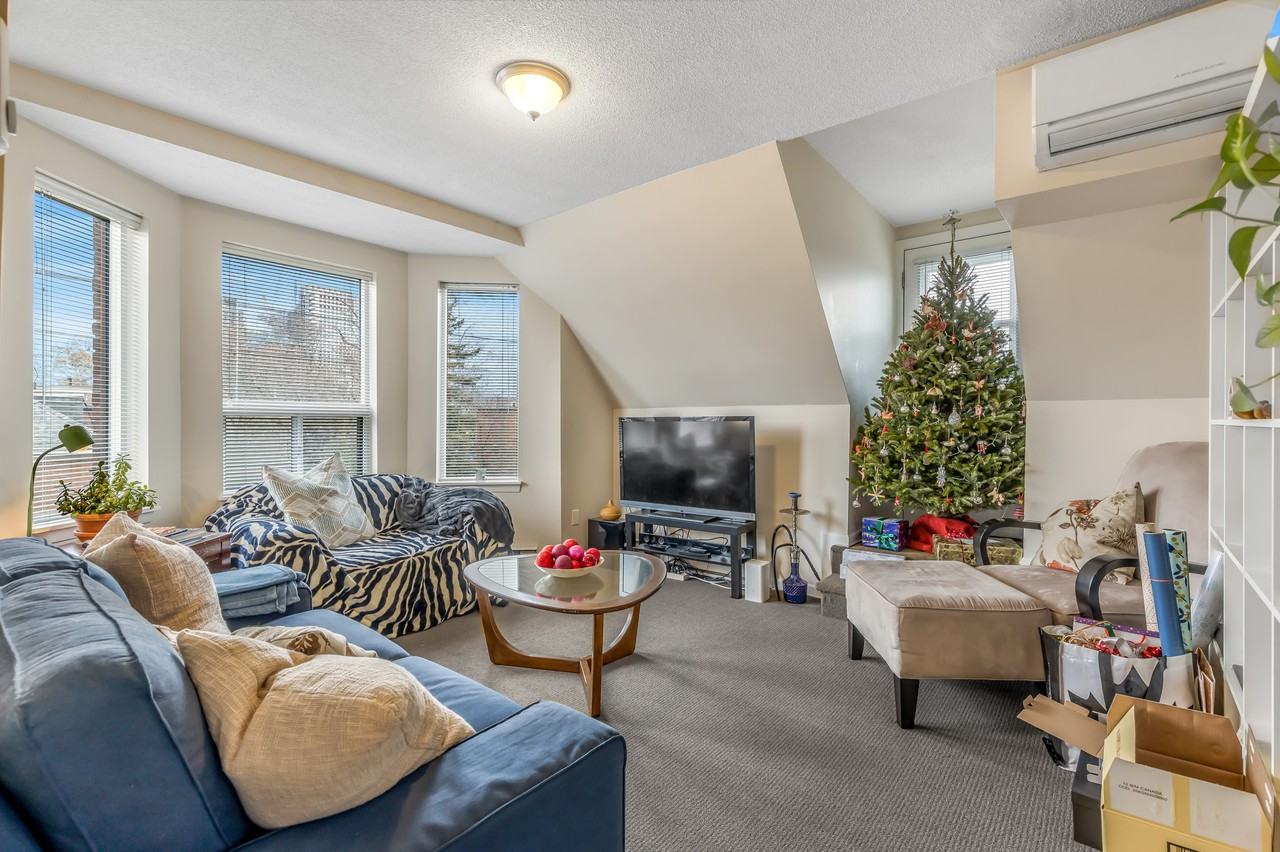 435 Palmerston Boulevard #3 - Photo 5 of 29