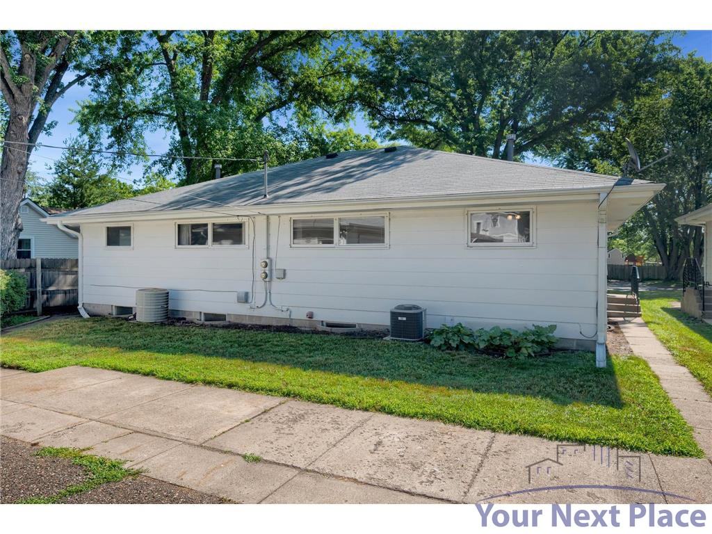 4359 Toledo Avenue North - Photo 2 of 22