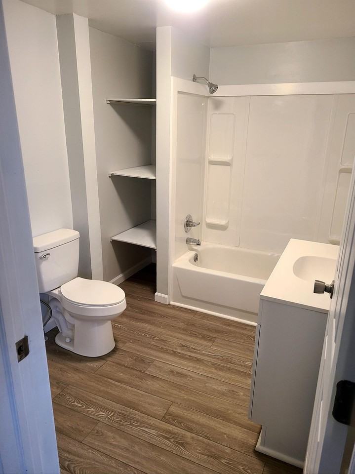 411 1st St #1 - Photo 7 of 25