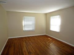 1042 W 25th St - Photo 2 of 10