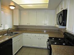 1042 W 25th St - Photo 3 of 10