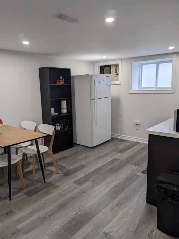 60 Ross - Photo 3 of 16