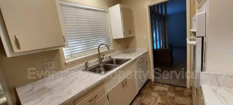 9005 Fashion Dr - Photo 3 of 13