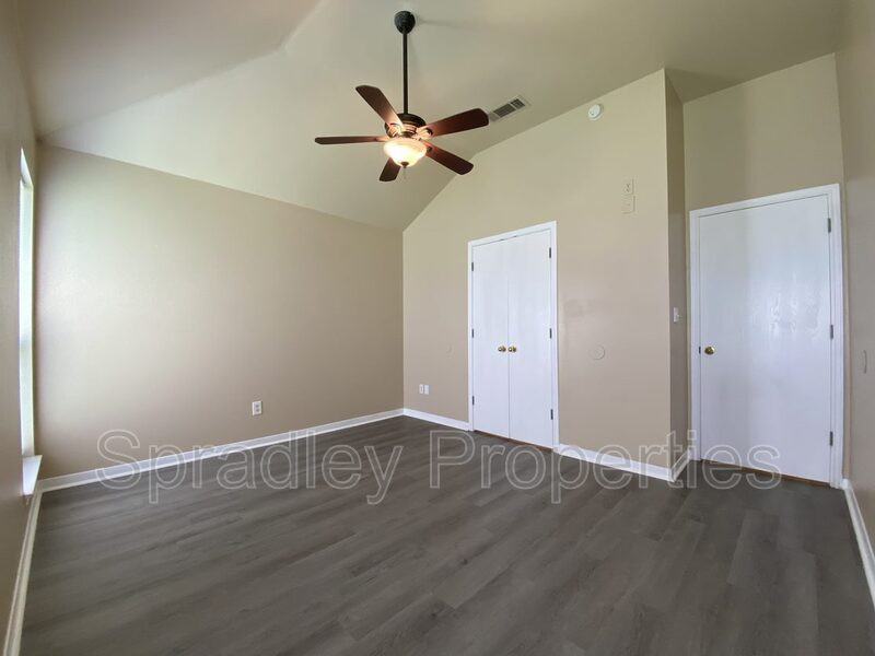 217 Meadowbrook Dr - Photo 7 of 10