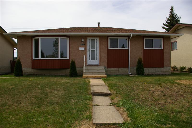 9836 169 St Nw - Photo 2 of 23