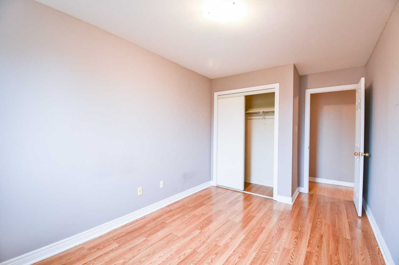 57 Lancaster Crt - Photo 2 of 21