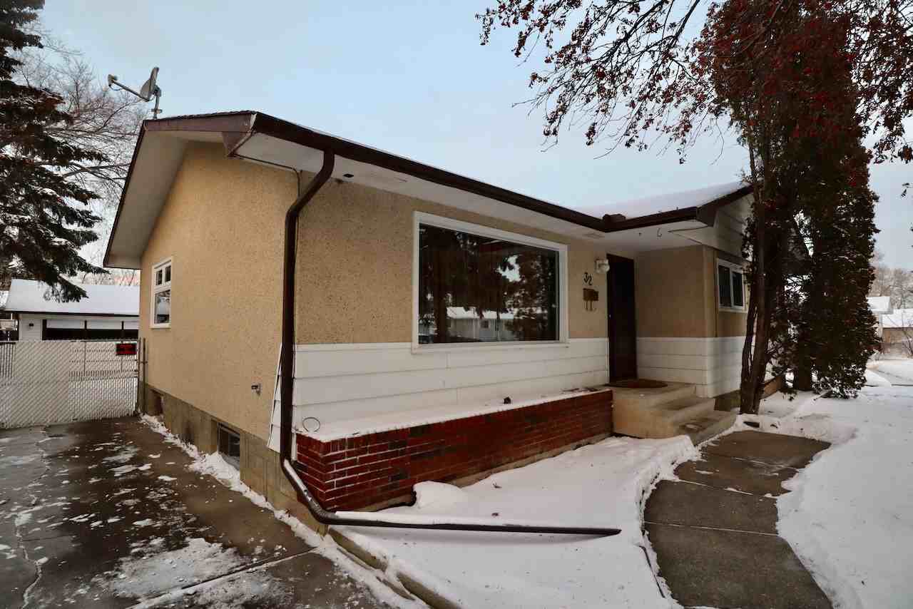 32 Peacock Dr - Photo 3 of 31