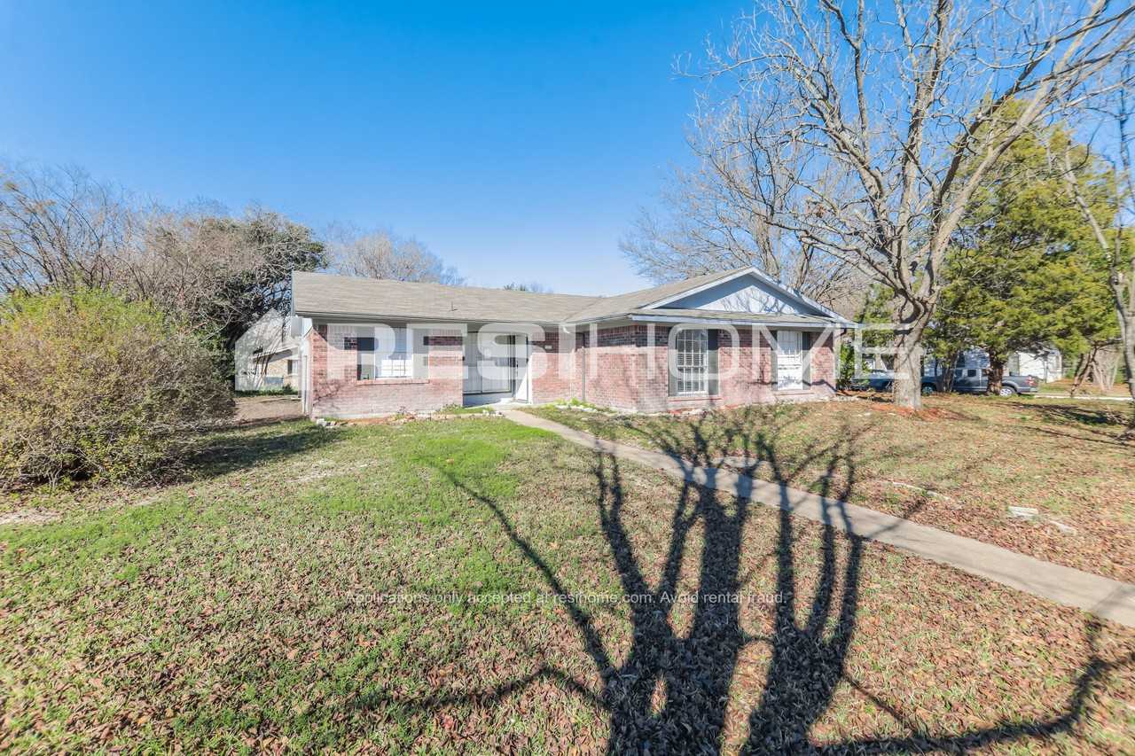 1513 Bay Shore Dr - Photo 3 of 18