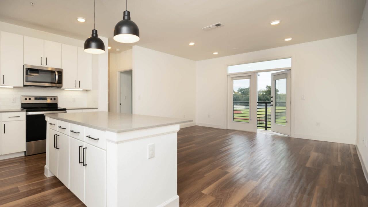 The Weaver - Photo 7 of 50