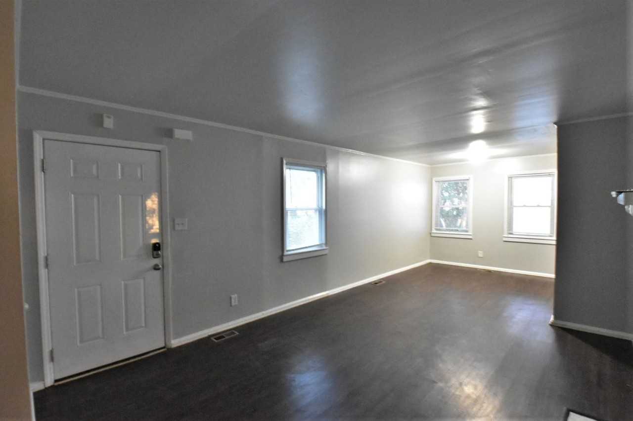 4727 Gilmore Dr - Photo 2 of 14