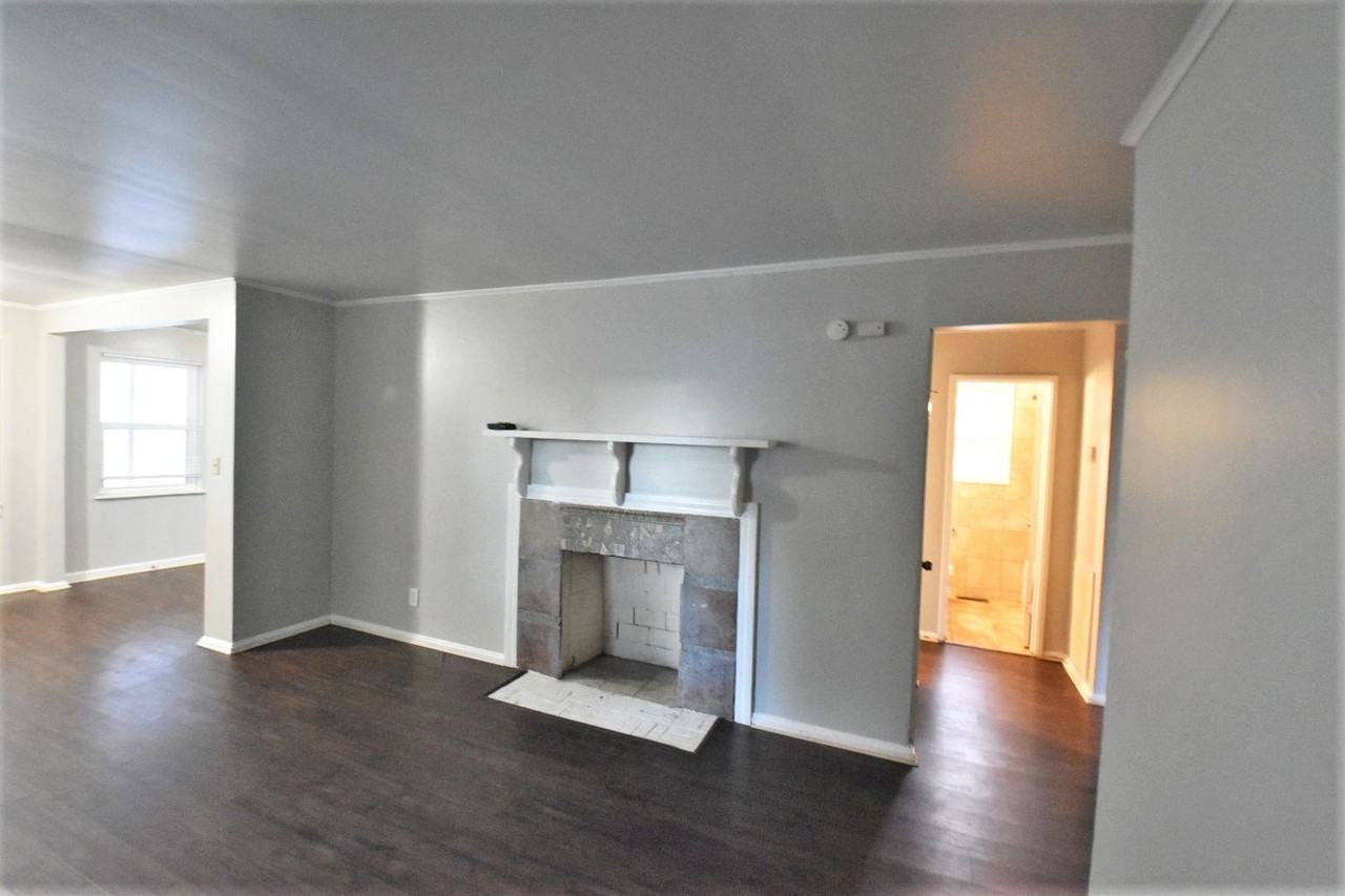 4727 Gilmore Dr - Photo 3 of 14