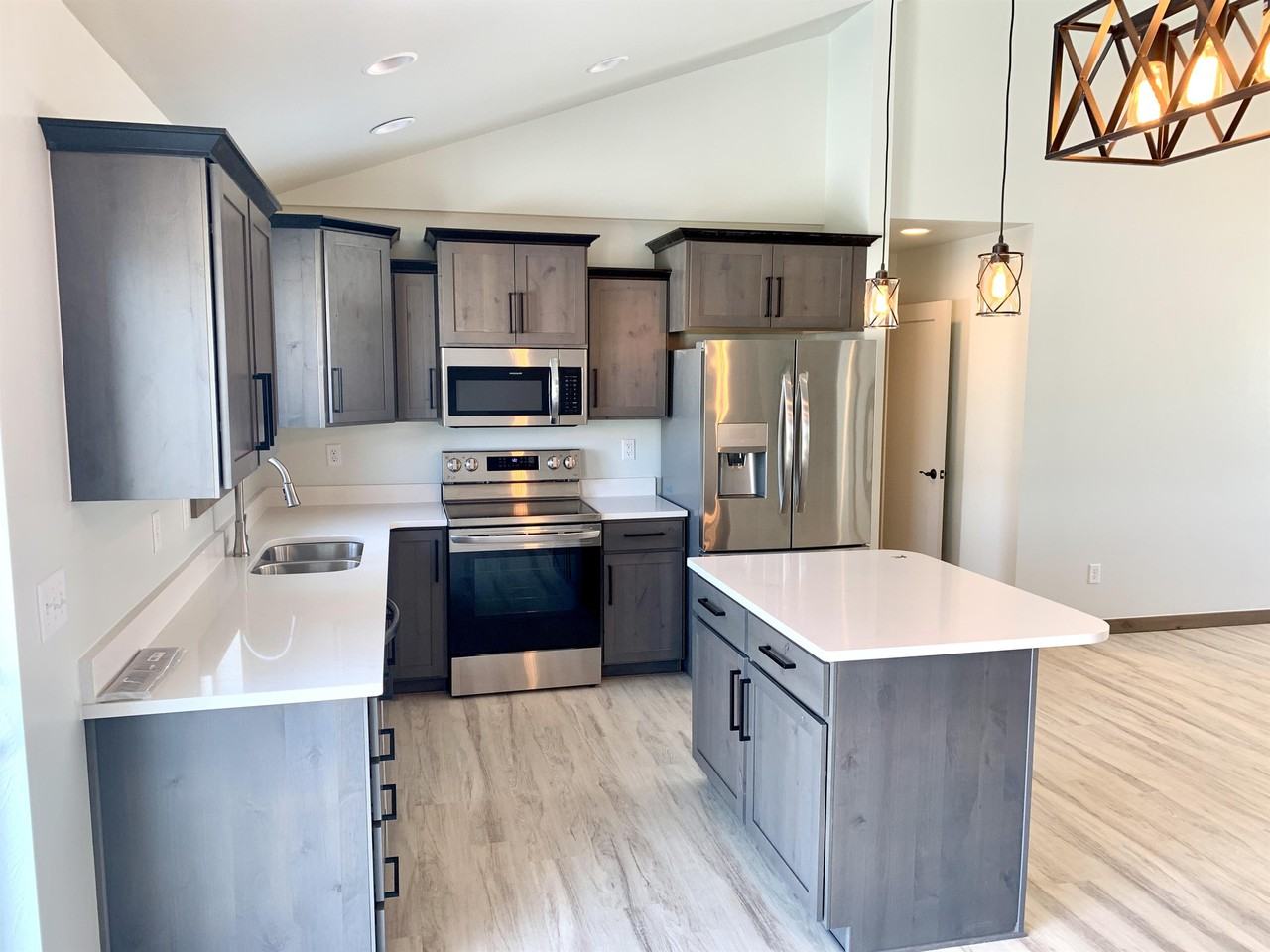 3915 Swan Rd #A - Photo 5 of 22