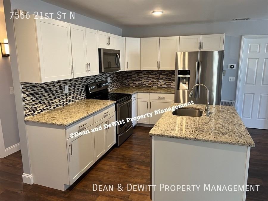 7566 21st St N - Photo 3 of 24