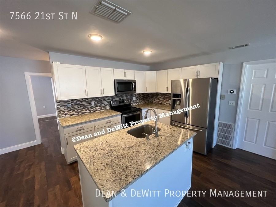 7566 21st St N - Photo 4 of 24