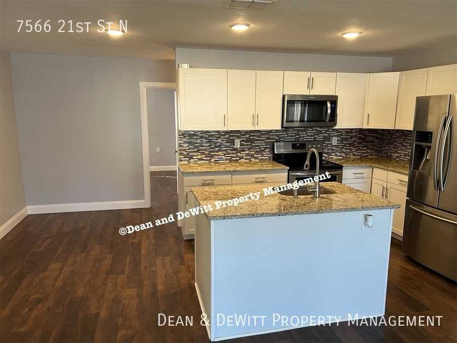 7566 21st St N - Photo 5 of 24