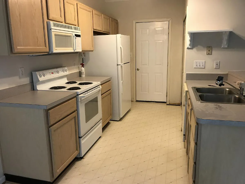 22226 Valleyview Dr - Photo 3 of 13