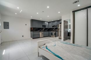 5032 Amestoy Ave - Photo 1 of 1