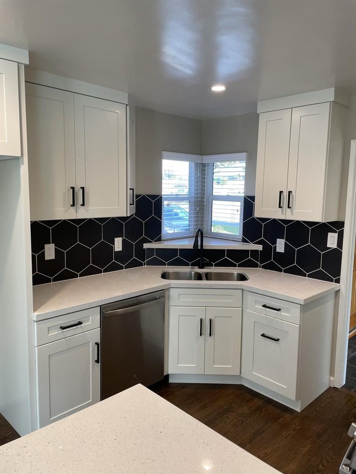 2634 Balfour Ave #1 - Photo 4 of 42