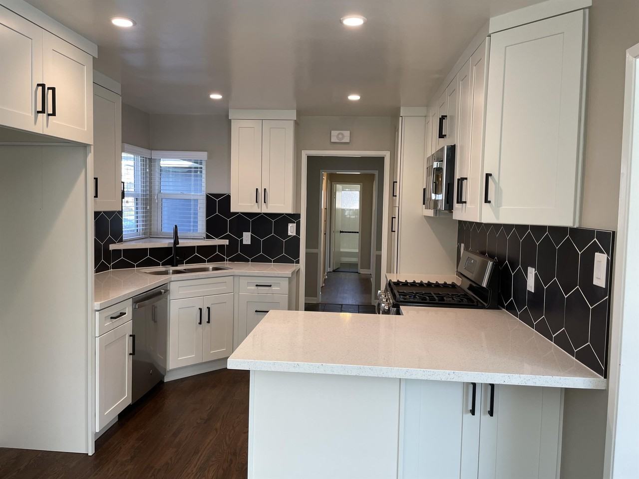 2634 Balfour Ave #1 - Photo 5 of 42