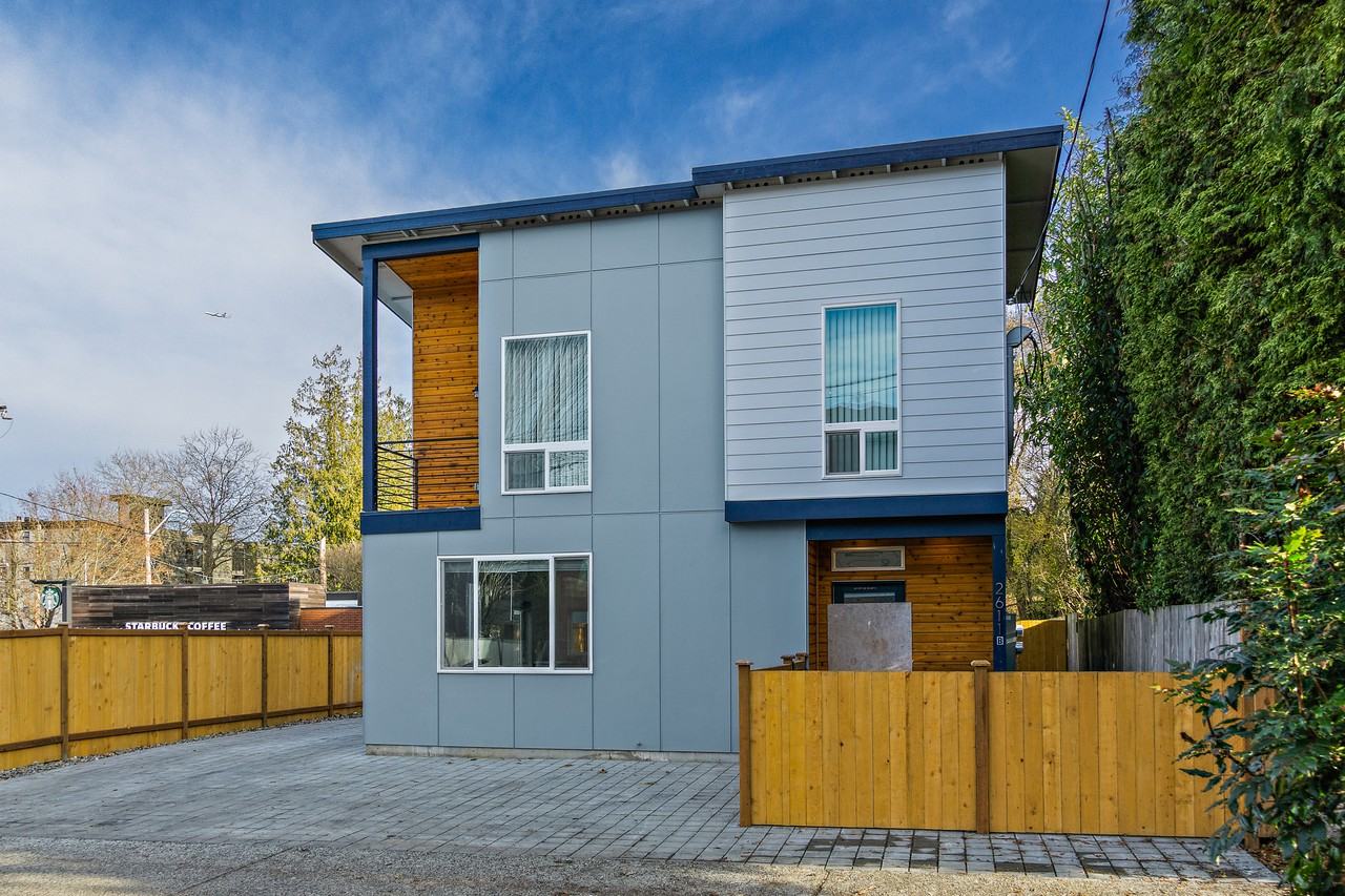 2611 41st Ave Sw - Photo 2 of 19