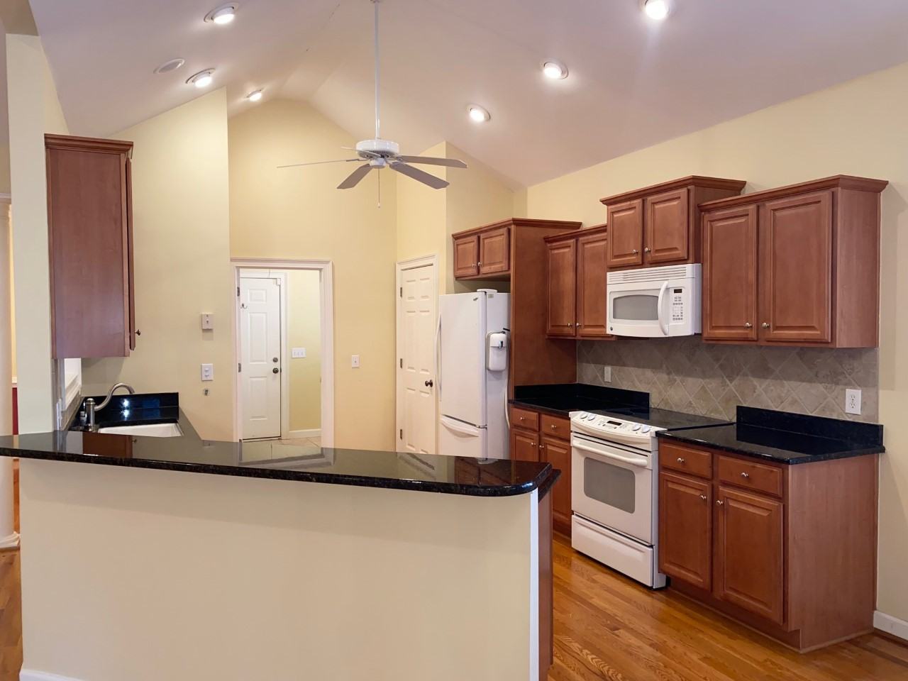 606 Trillium Ct #1 - Photo 6 of 21