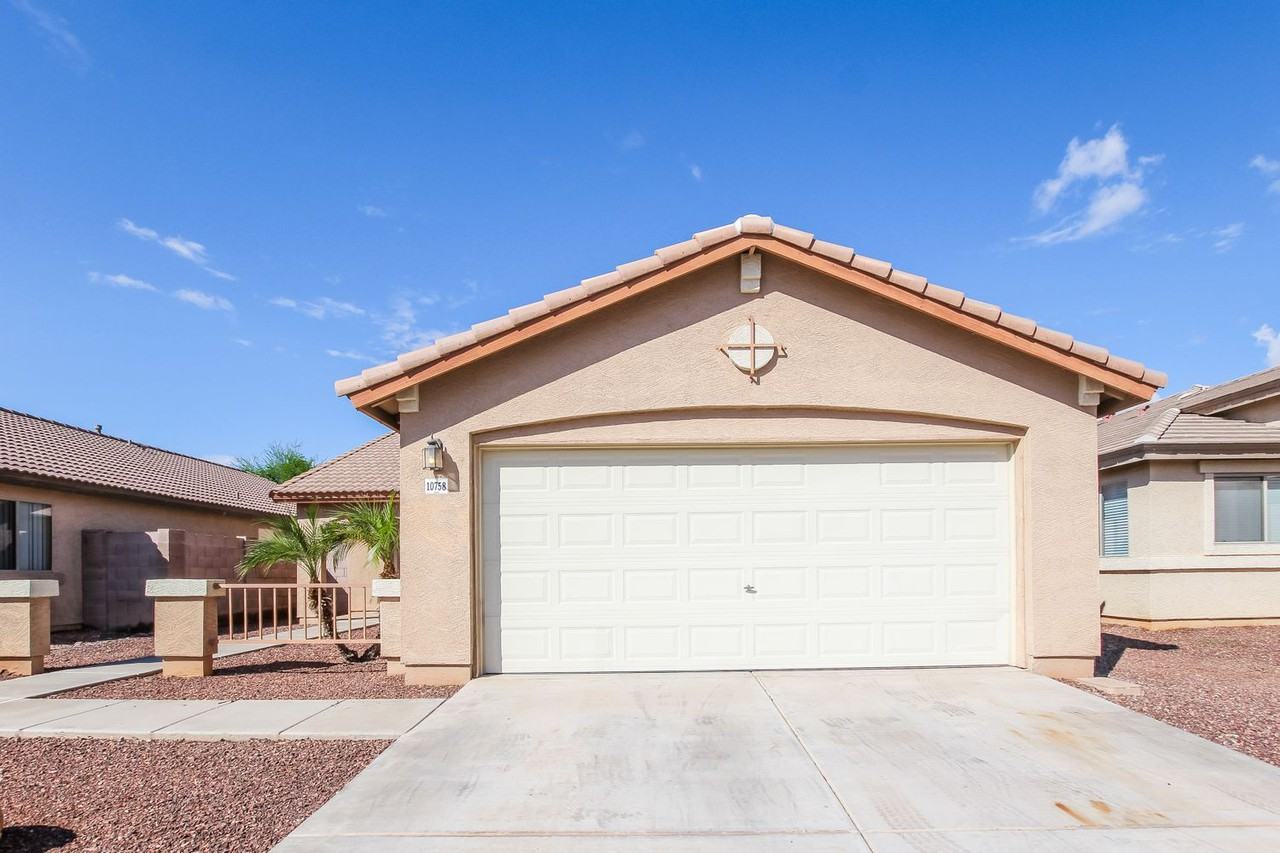 10758 W Del Rio Ln - Photo 2 of 21