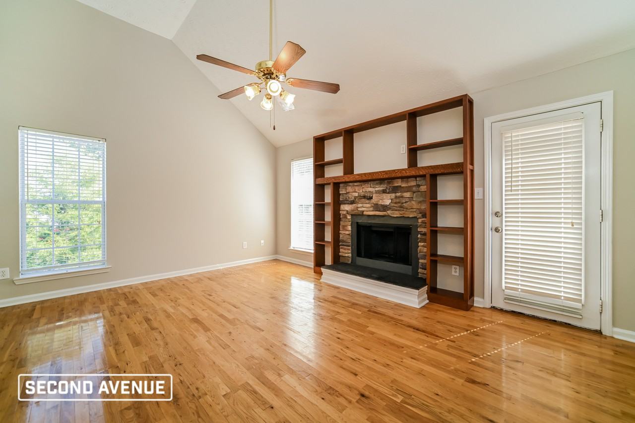 300 Stones Throw Dr - Photo 5 of 16