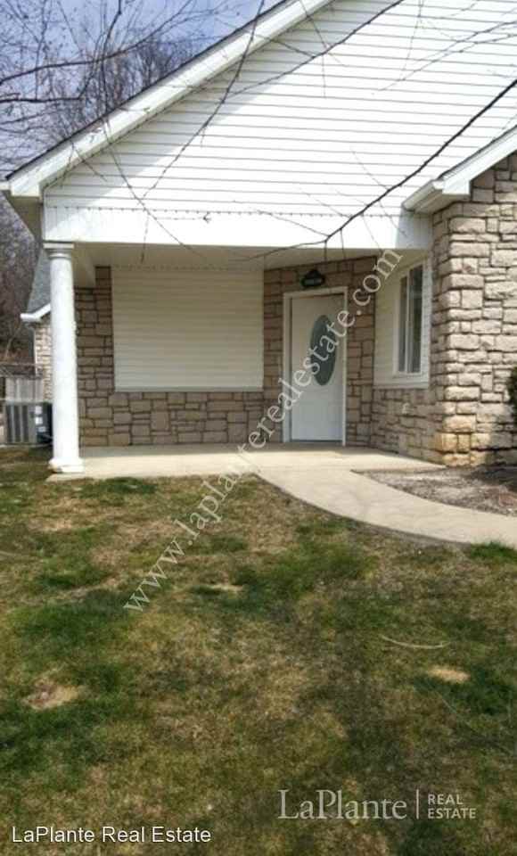 10850 Fox Cove Dr - Photo 2 of 9