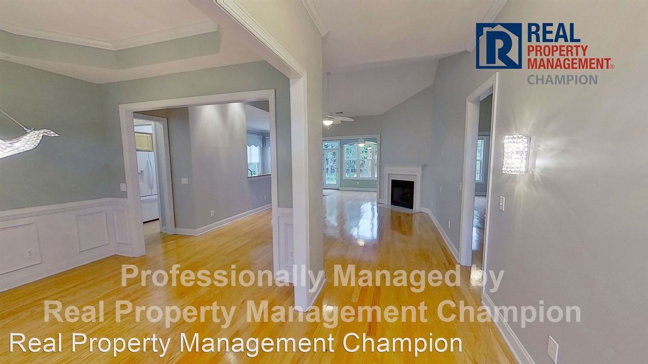 3232 Wexford Way - Photo 2 of 31