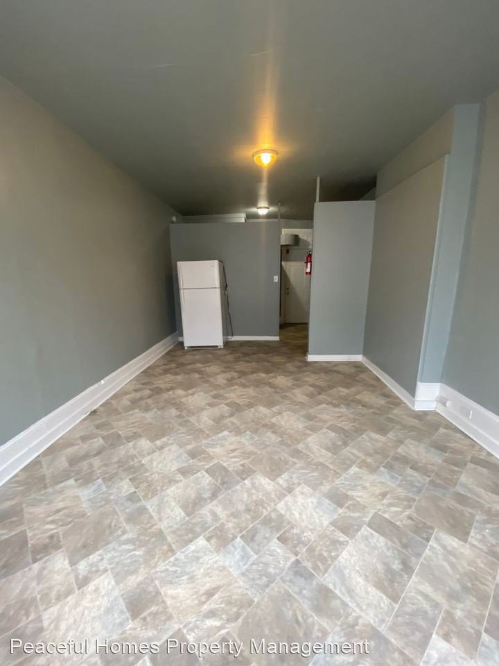 142 S Prince St - Photo 3 of 6