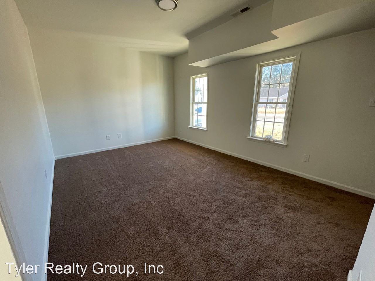 29265 Meadowview Dr - Photo 3 of 11