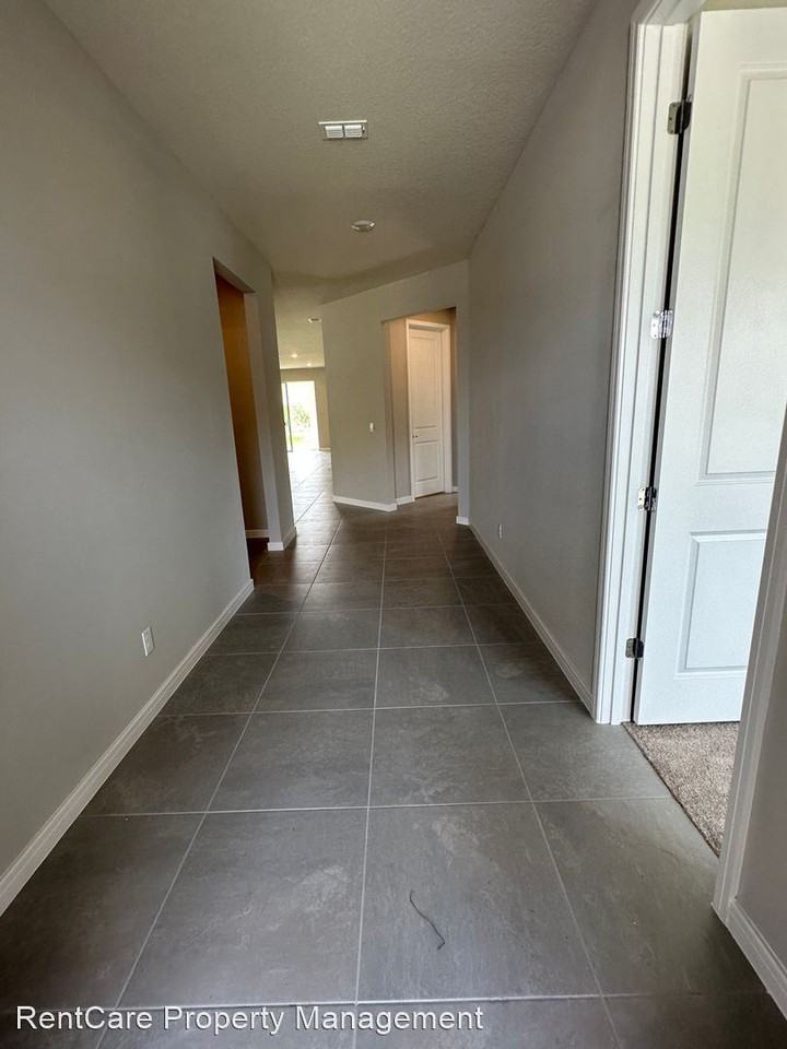 5685 5685 Arborvista Dr. - Photo 3 of 32