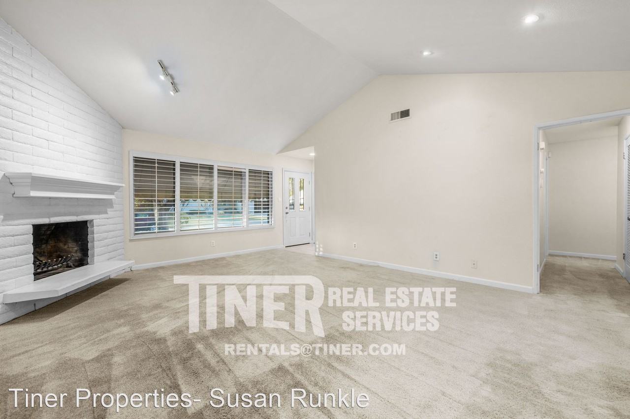 8 Saratoga Cir - Photo 2 of 35