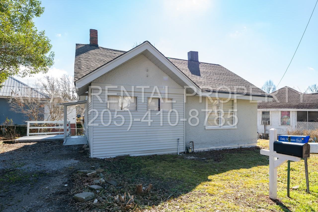 186 Nashua Cir - Photo 2 of 23