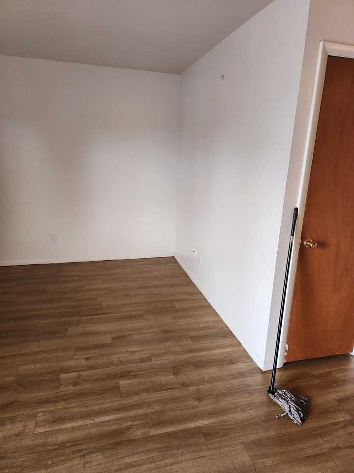 4334 N Chestnut St - Photo 3 of 10