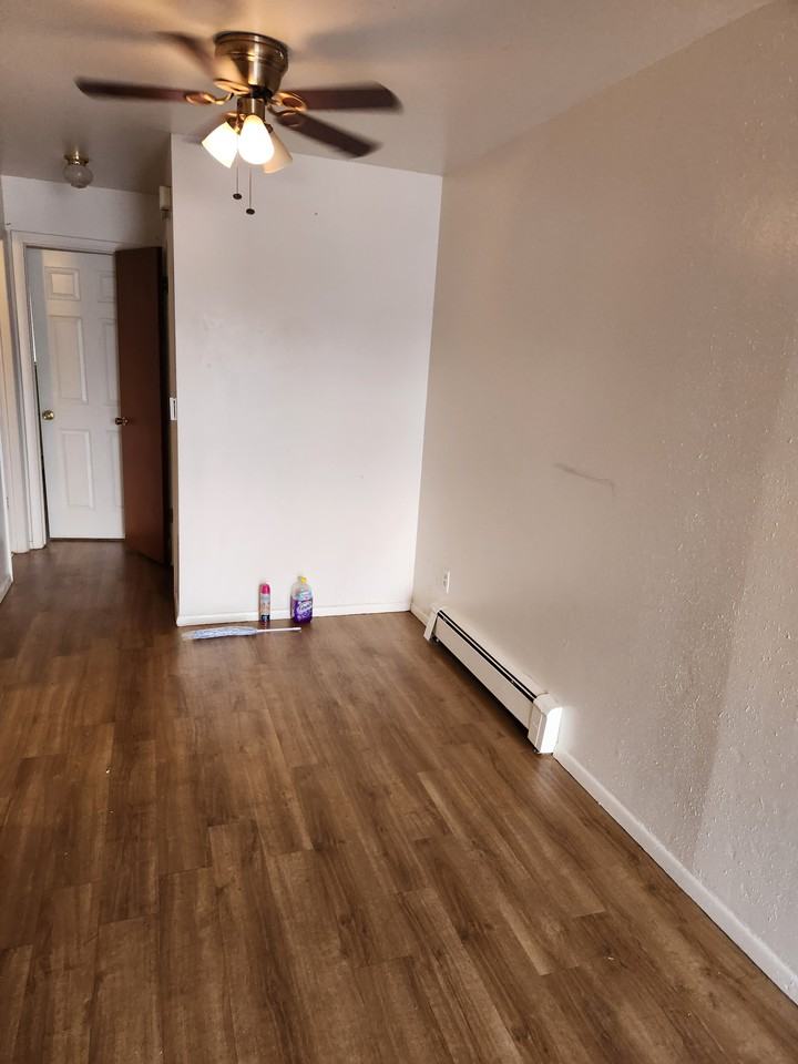 4334 N Chestnut St - Photo 4 of 10