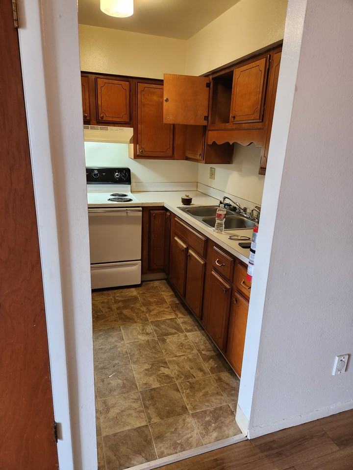 4334 N Chestnut St - Photo 6 of 10