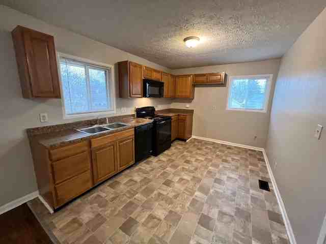 3433 Maura Ln - Photo 4 of 13