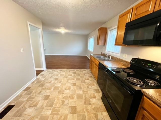 3433 Maura Ln - Photo 5 of 13