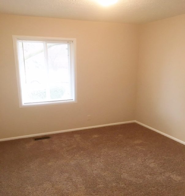 3433 Maura Ln - Photo 7 of 13