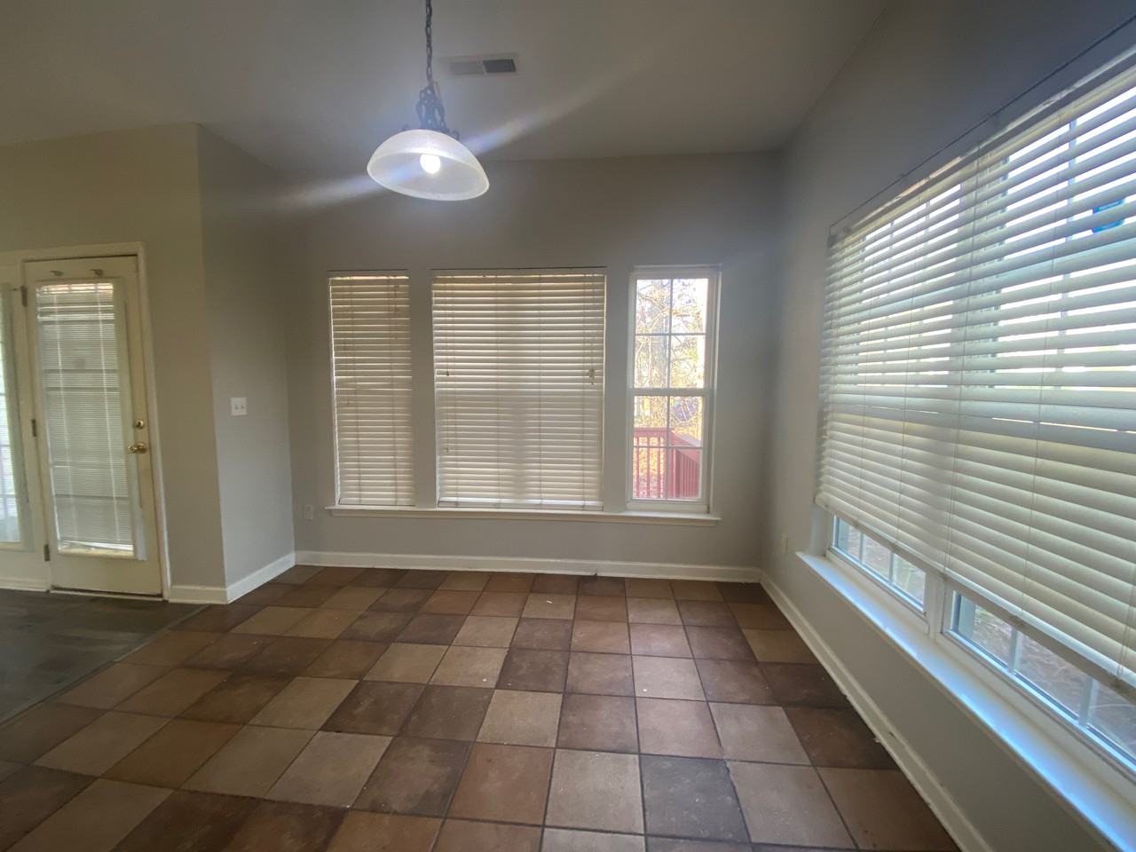 12129 Hampton Place Dr - Photo 6 of 22