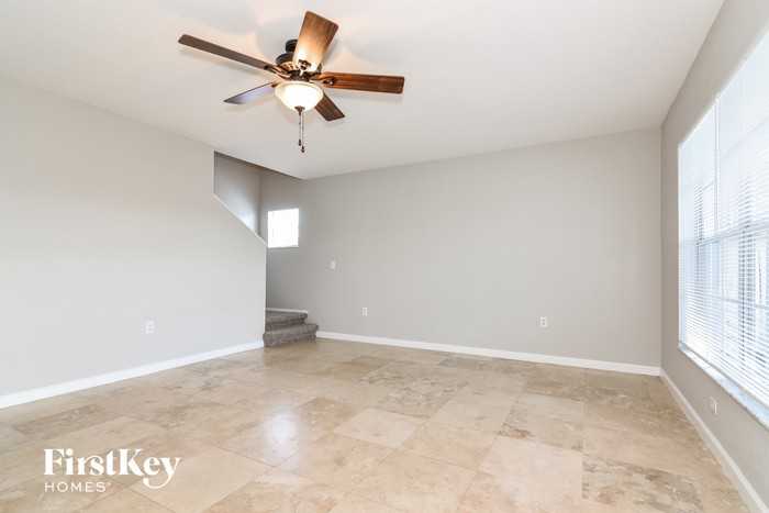 206 Nicholson Dr - Photo 3 of 15